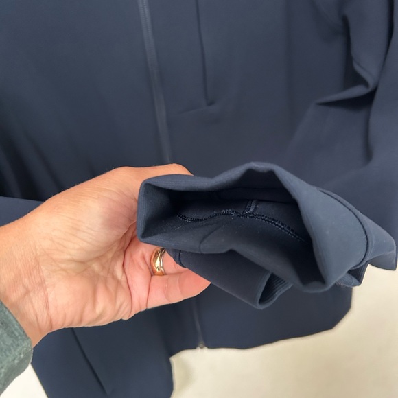 NWOT Lululemon Sojourn Jacket
True Navy M - Picture 4 of 15
